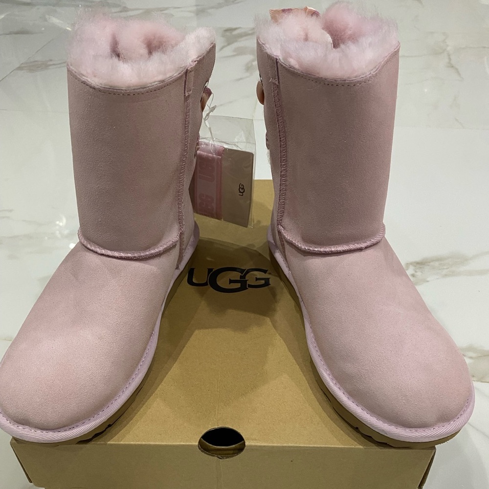 UGG Bailey Boots in Seashell Pink Size 5 BRAND NEW!